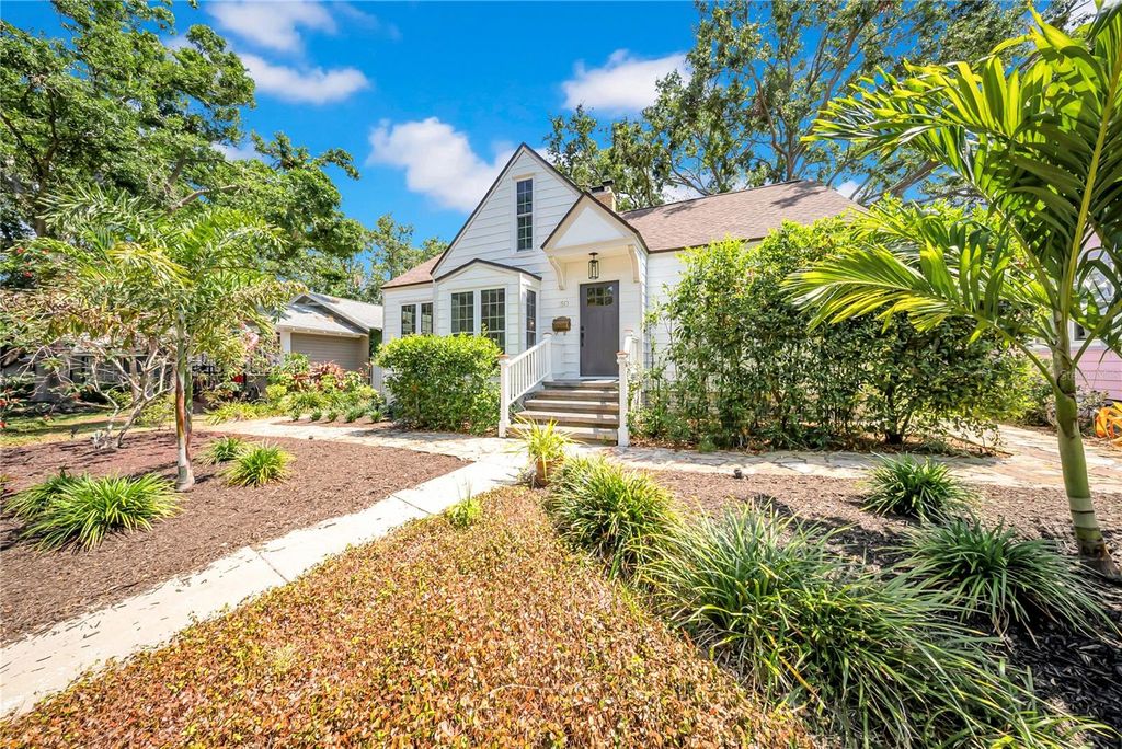 Photo of 150 23rd Avenue N, St Petersburg, FL 33704 (MLS # TB8425662)