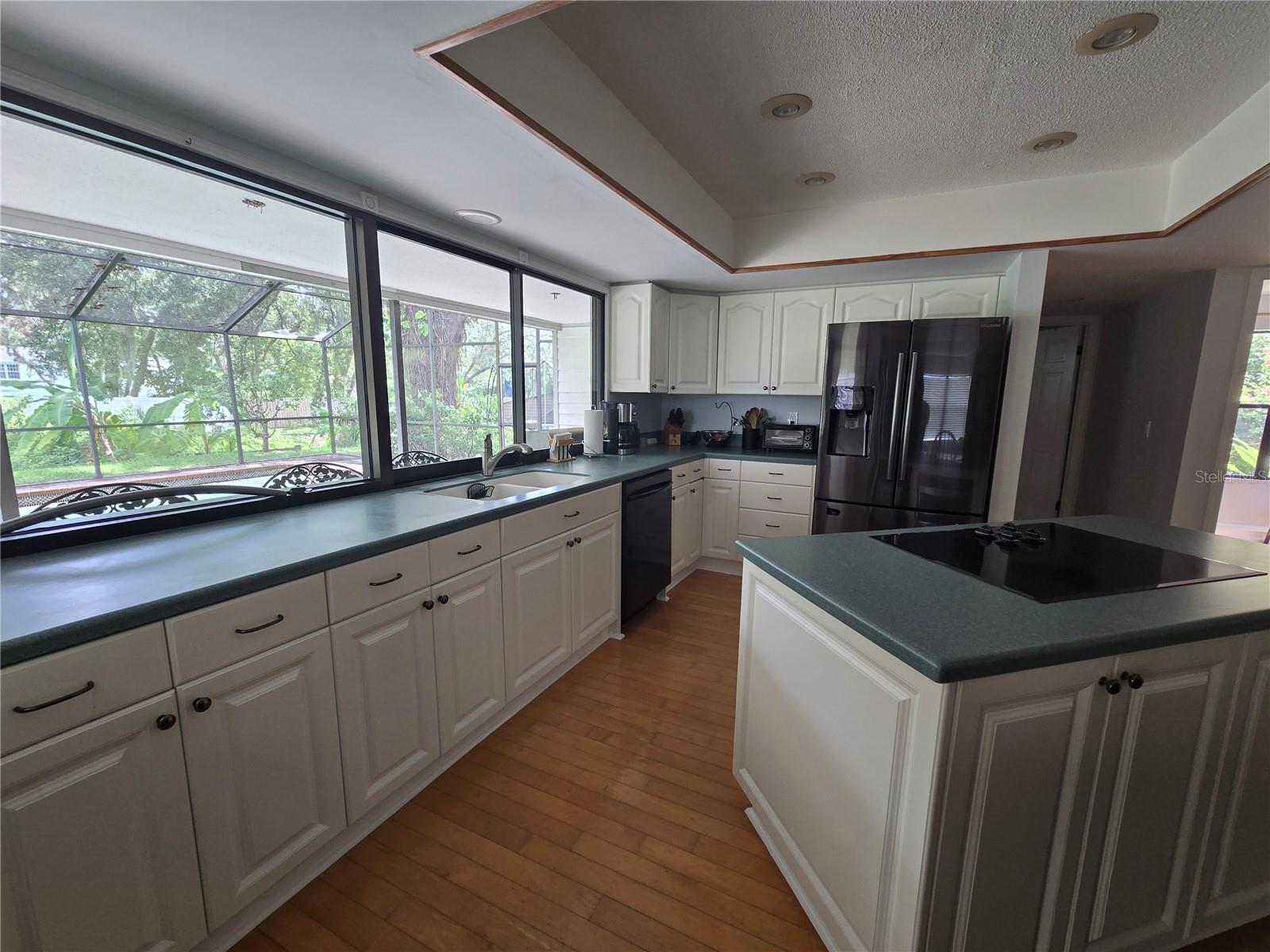 1735 TALL PINE CIRCLE