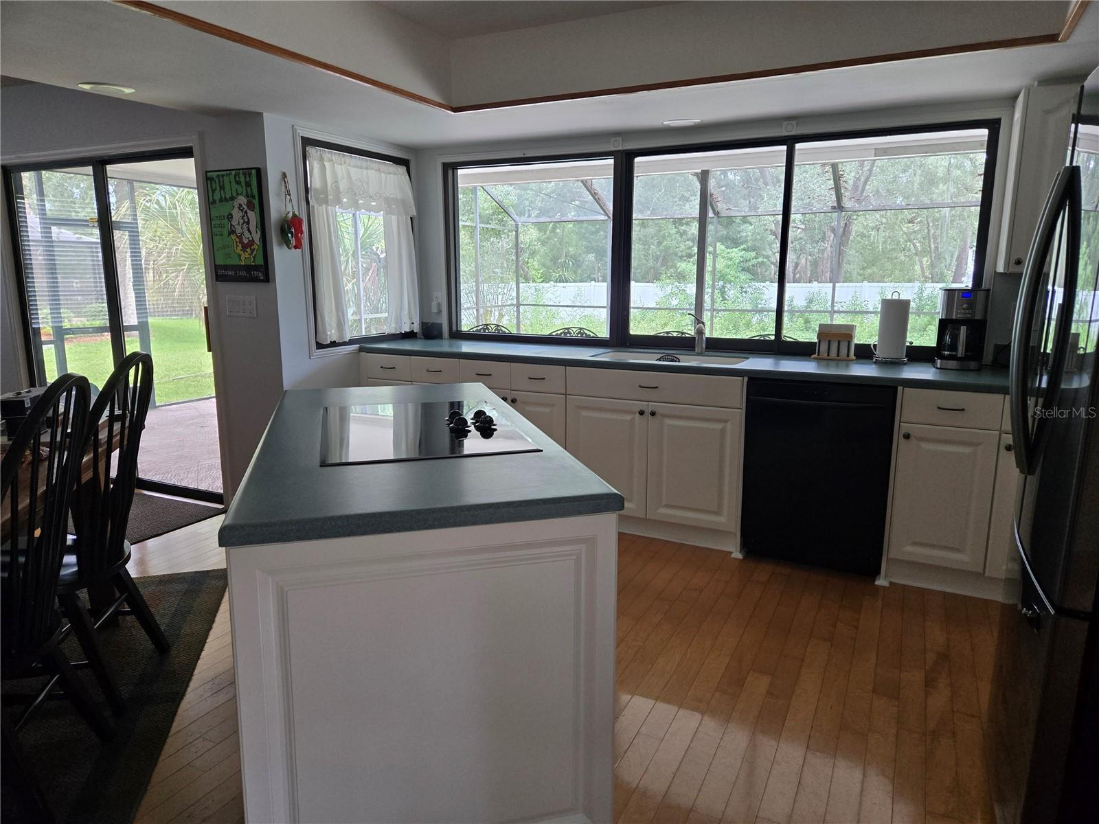 1735 TALL PINE CIRCLE