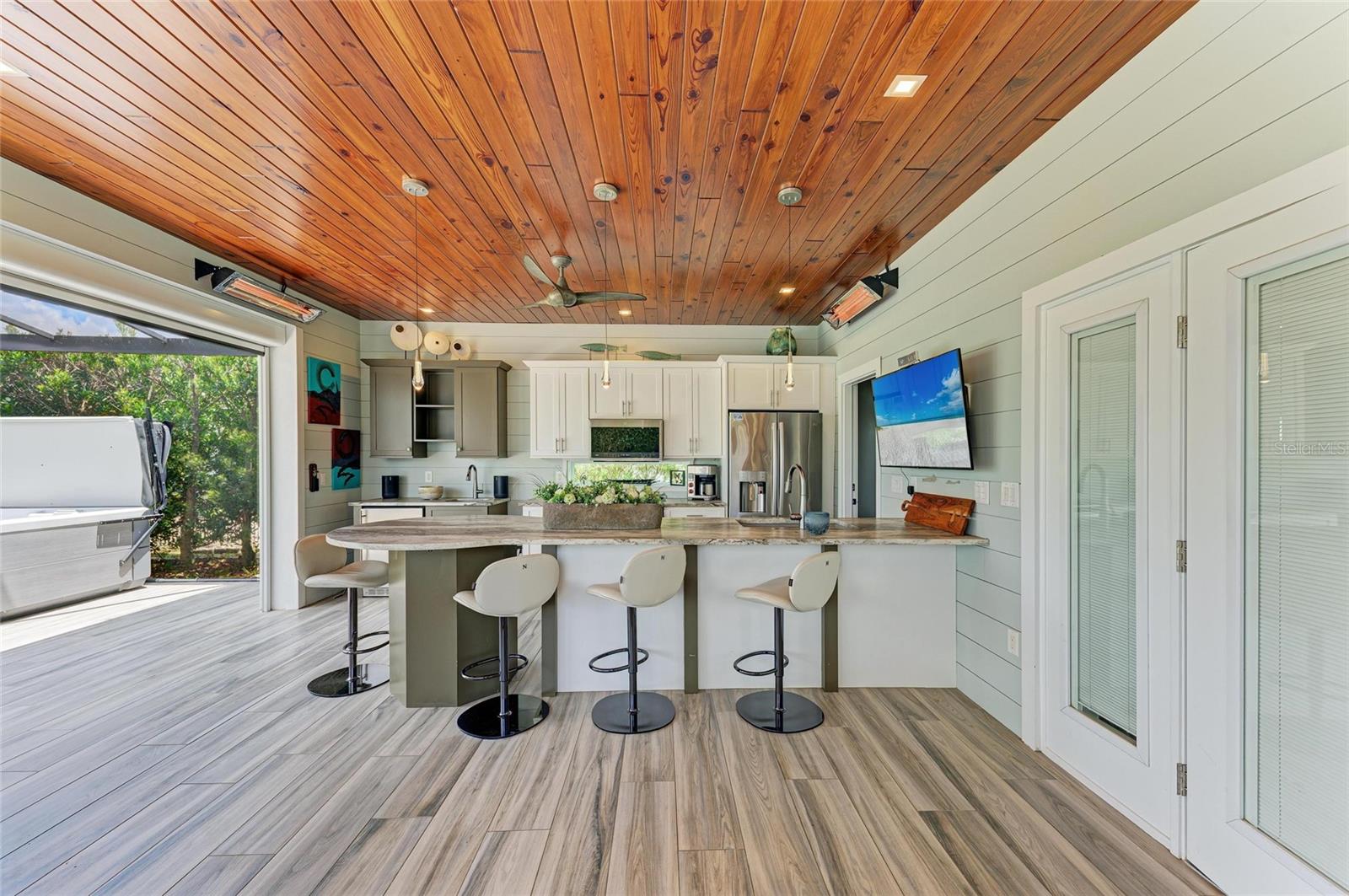 THORNTON CREEK MOTORCOACH RESIDENCE - Residential