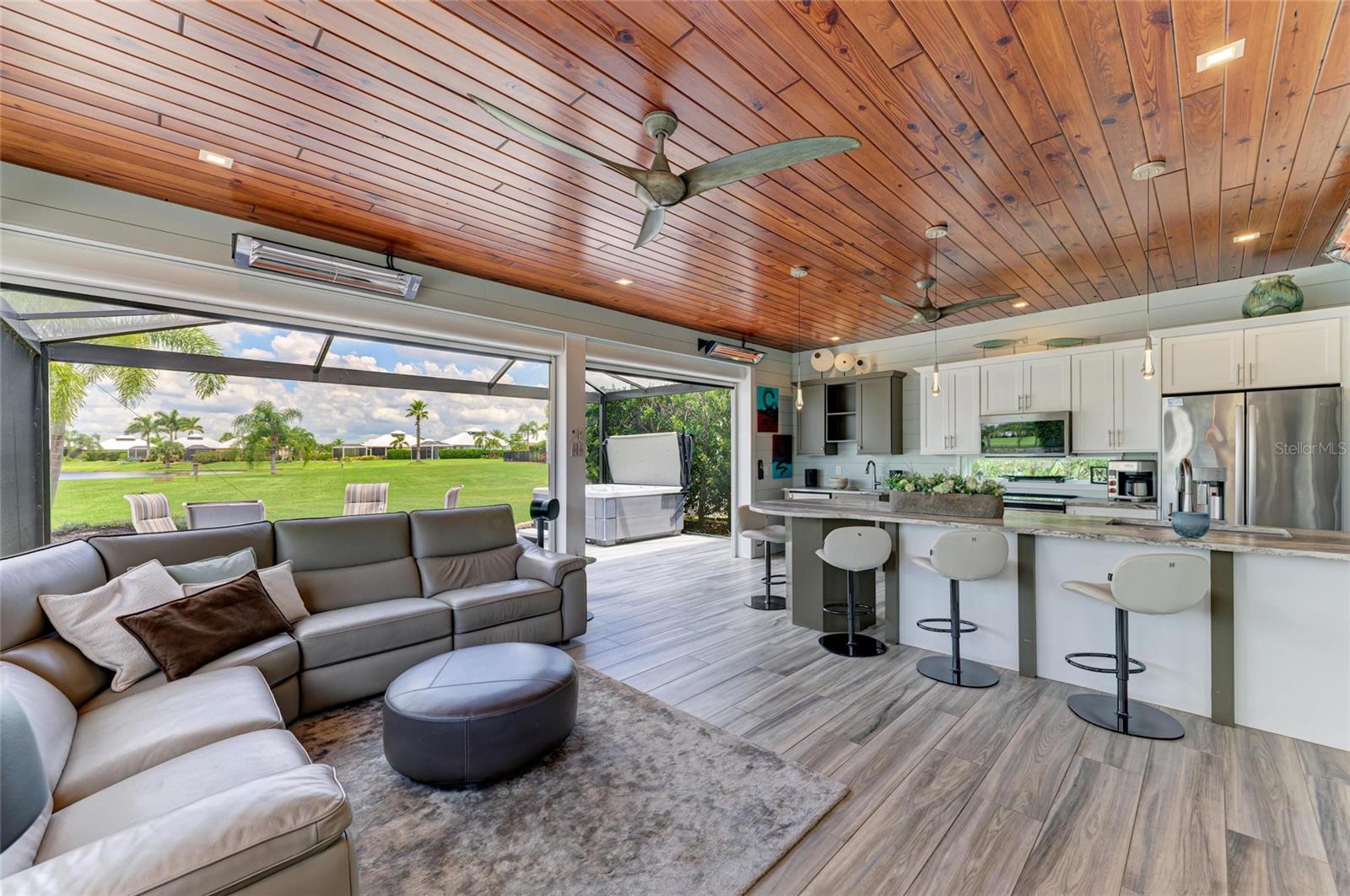 THORNTON CREEK MOTORCOACH RESIDENCE - Residential