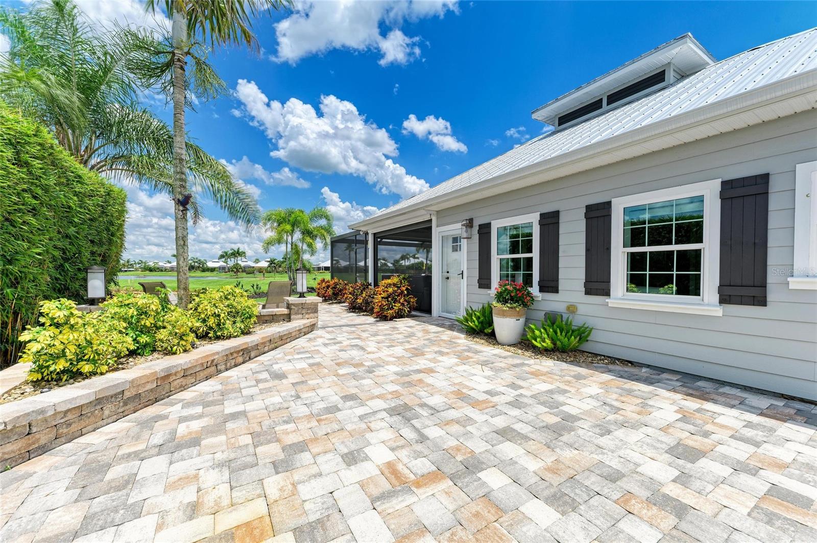 THORNTON CREEK MOTORCOACH RESIDENCE - Residential