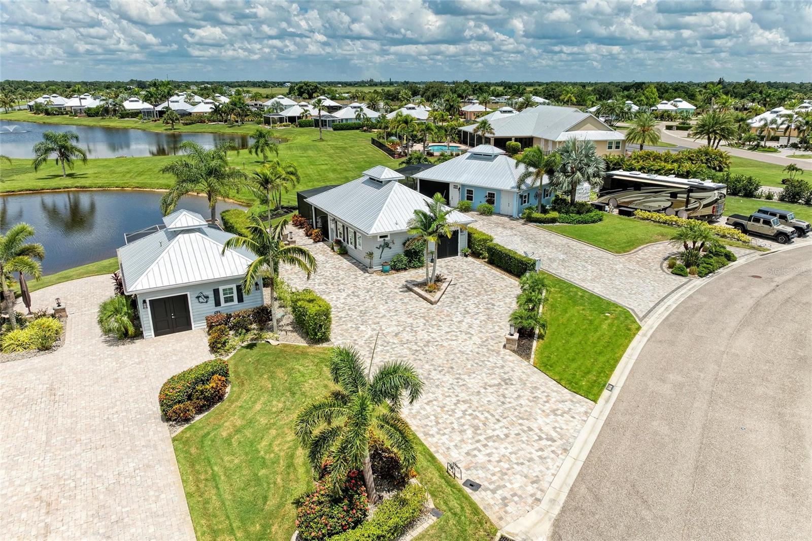 THORNTON CREEK MOTORCOACH RESIDENCE - Residential