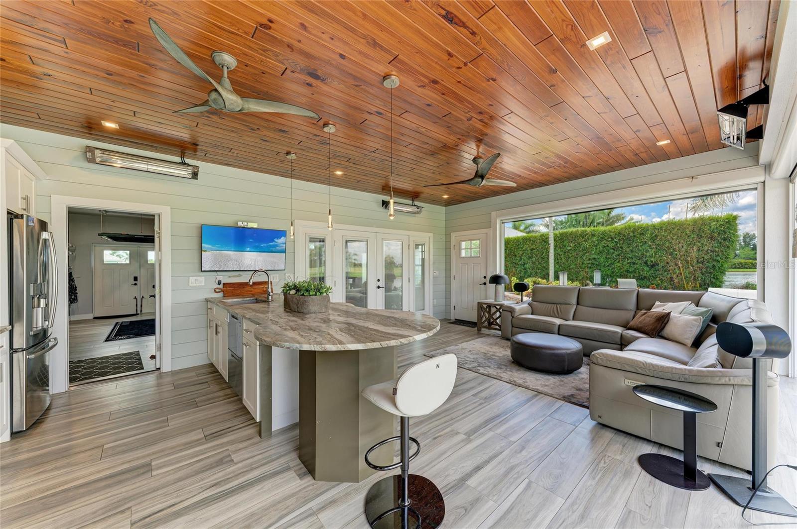 THORNTON CREEK MOTORCOACH RESIDENCE - Residential