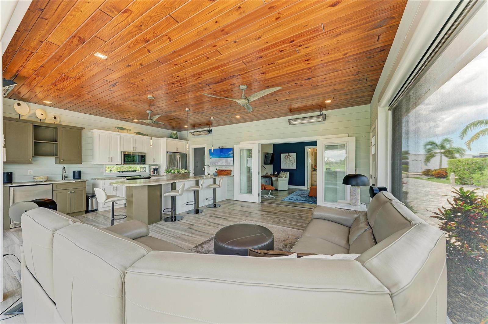 THORNTON CREEK MOTORCOACH RESIDENCE - Residential