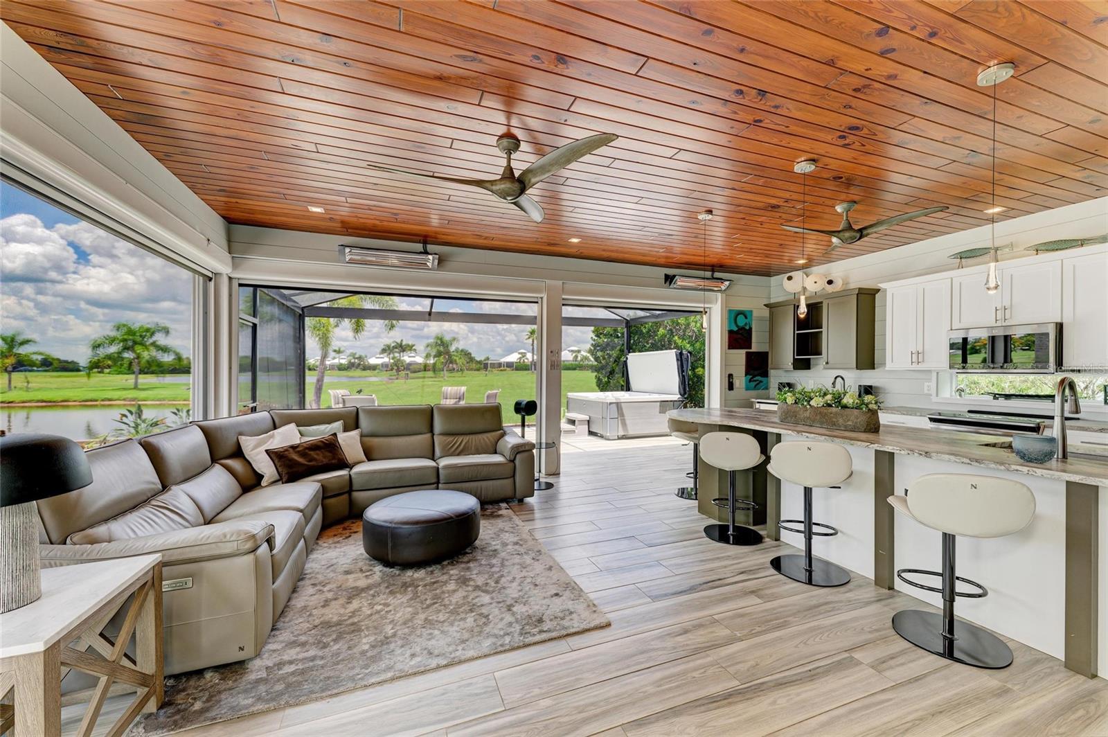 THORNTON CREEK MOTORCOACH RESIDENCE - Residential