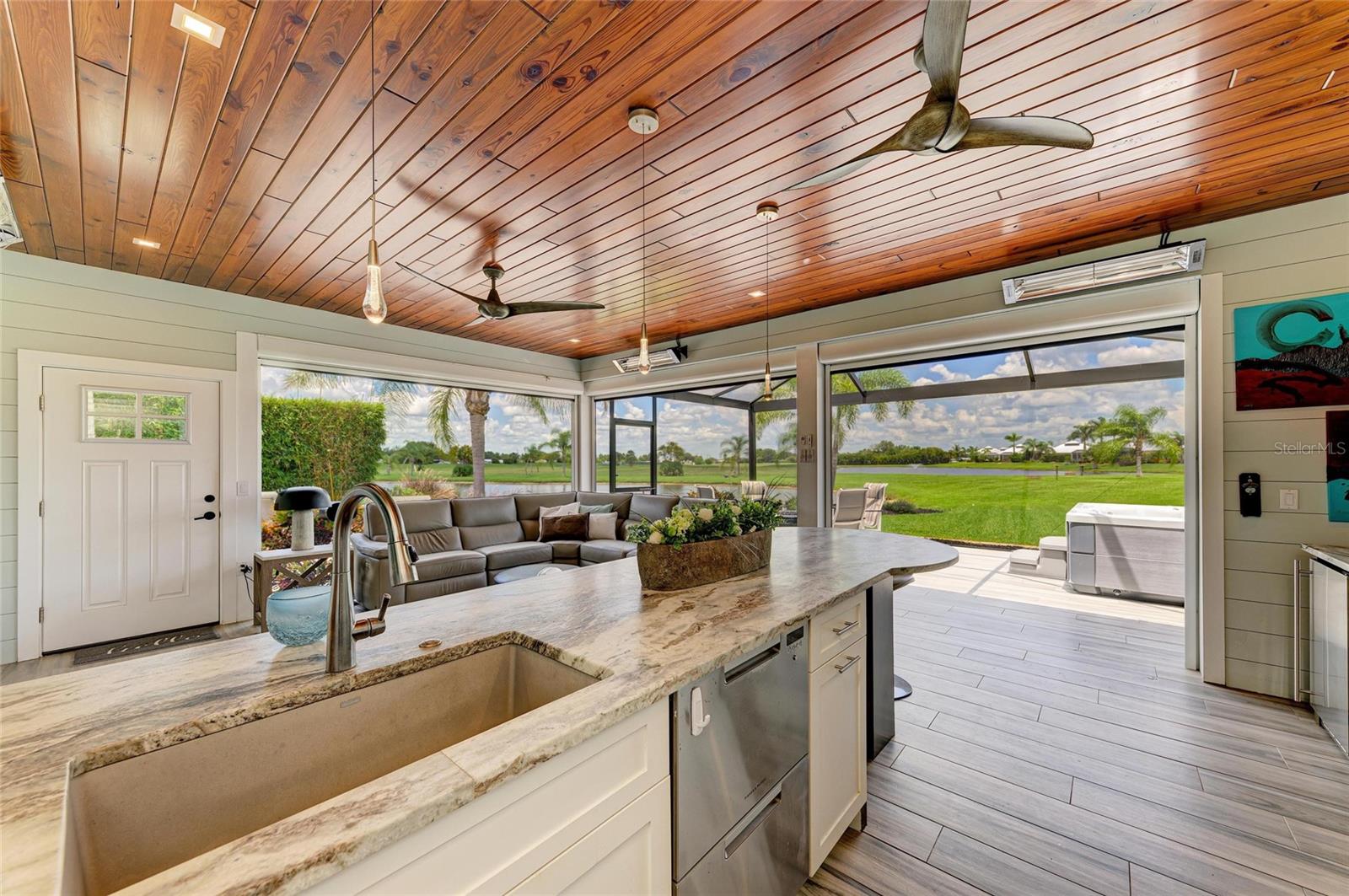 THORNTON CREEK MOTORCOACH RESIDENCE - Residential