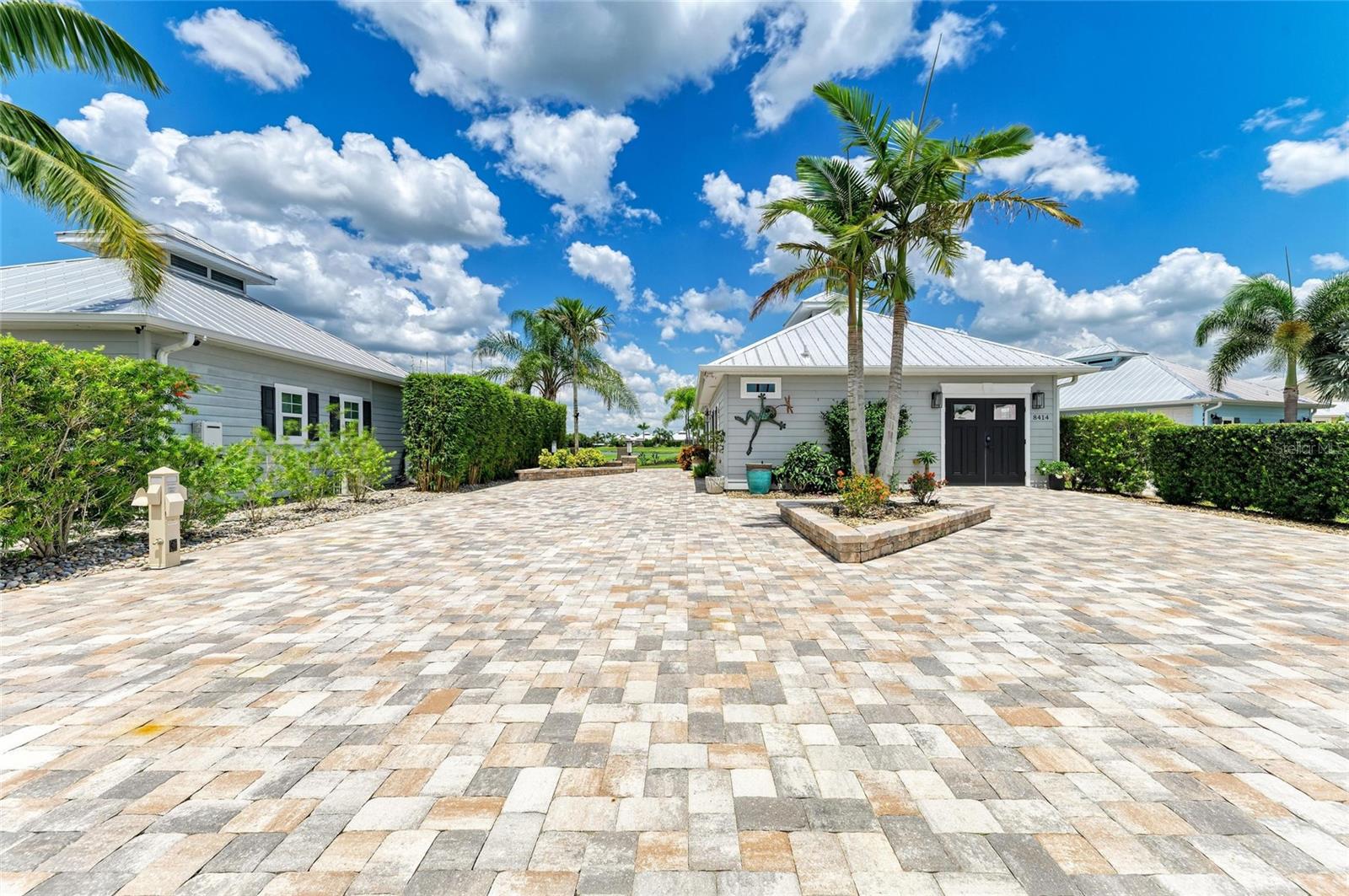 THORNTON CREEK MOTORCOACH RESIDENCE - Residential