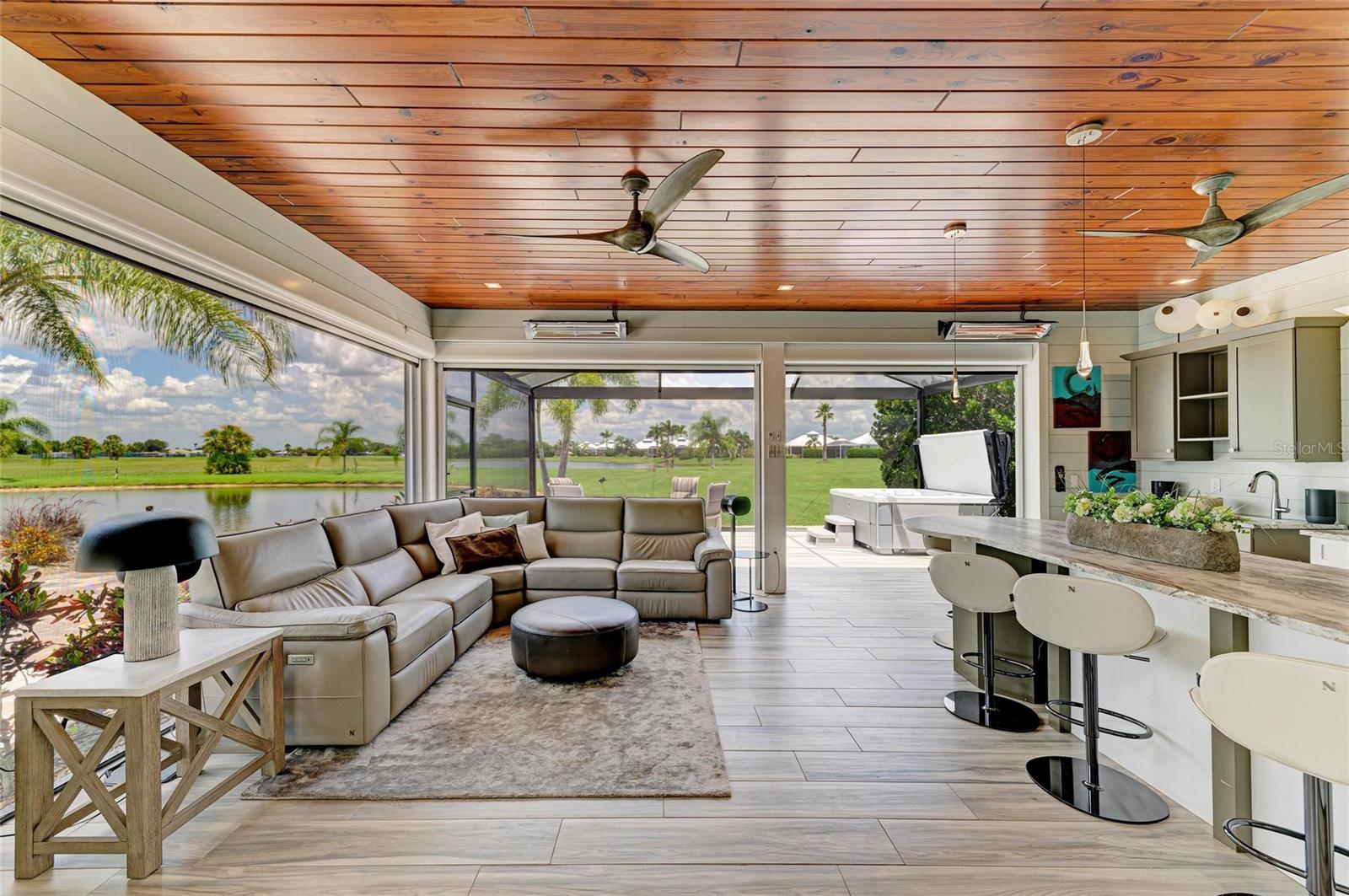 THORNTON CREEK MOTORCOACH RESIDENCE - Residential