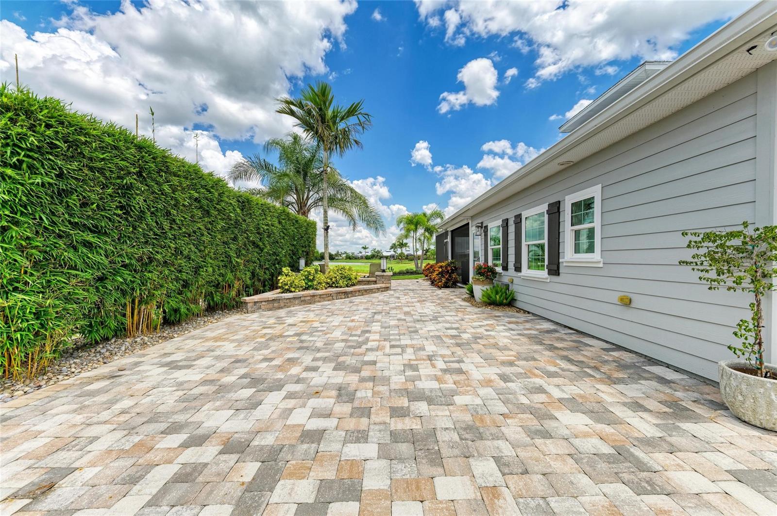 THORNTON CREEK MOTORCOACH RESIDENCE - Residential