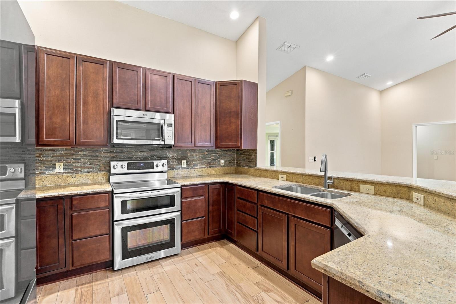 Casas a venda 4 - Jen Dantas 4425 WINDERWOOD CIRCLE