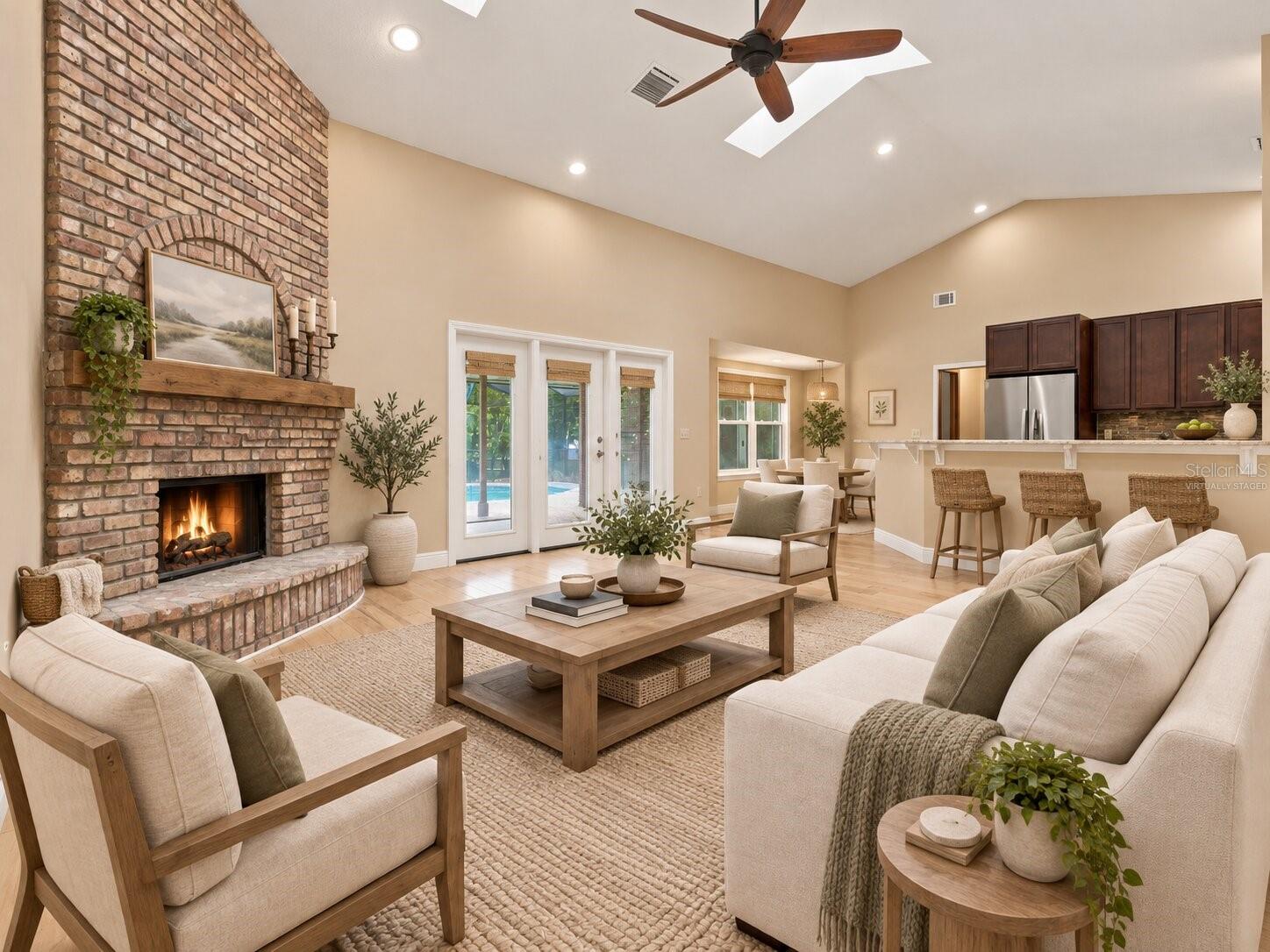 Casas a venda 3 - Jen Dantas 4425 WINDERWOOD CIRCLE