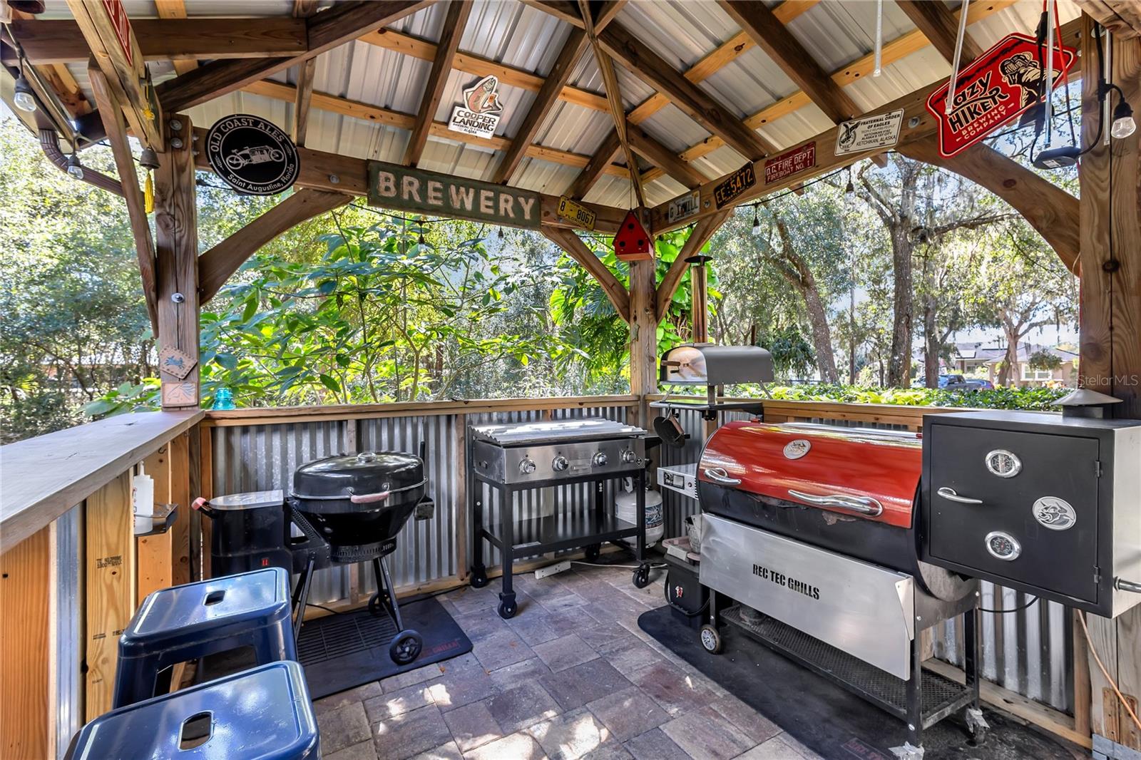 PLEASANT OAKS - Residential