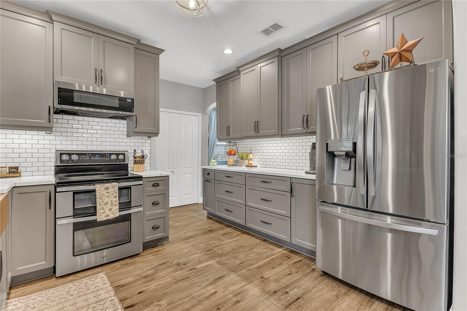 PLEASANT OAKS - Residential