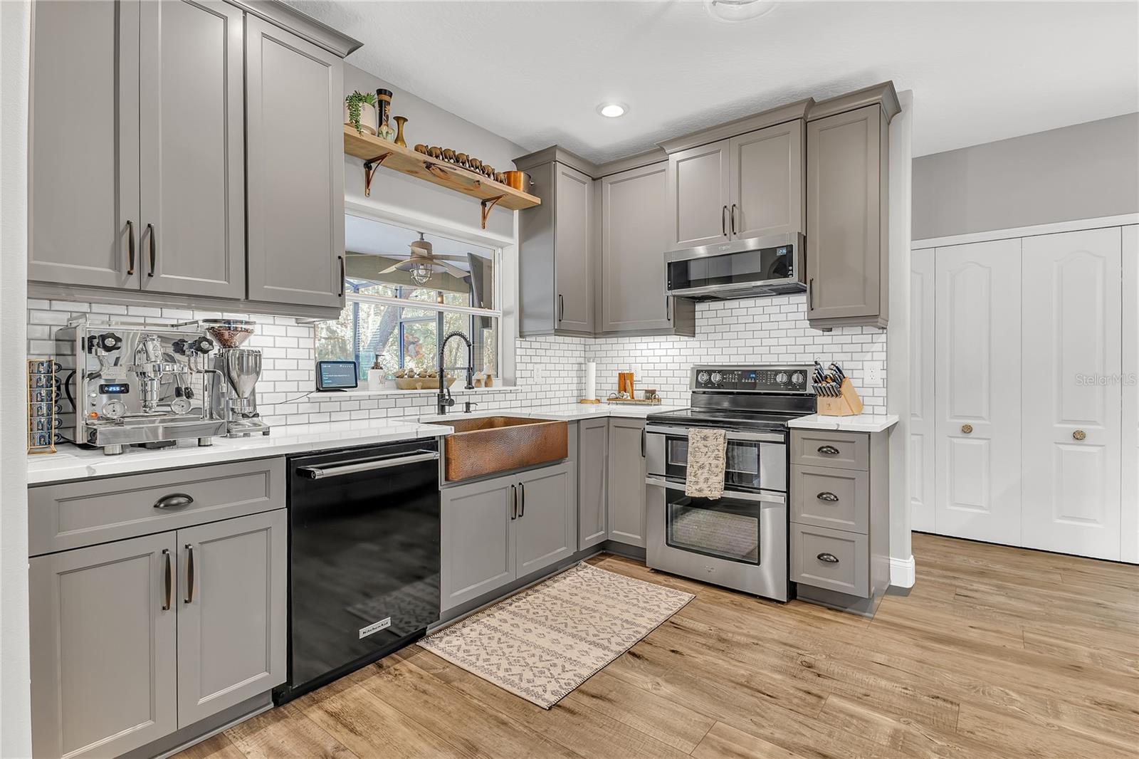 445 PLEASANT OAKS TRAIL