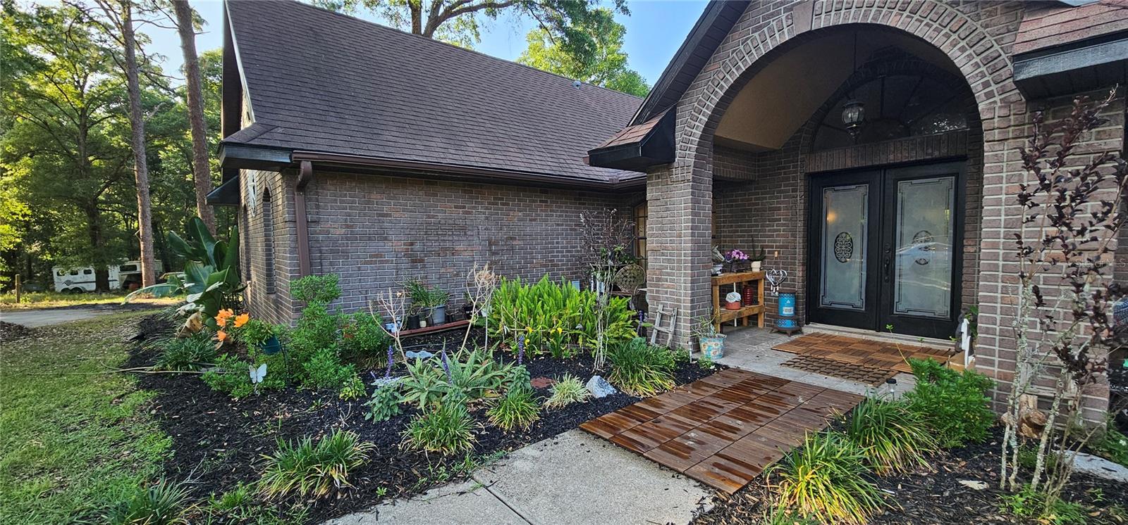 3365 E GRAPELEAF LANE