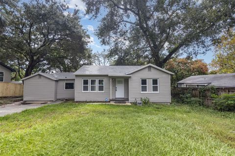 Photo of 6354 Ridge Terrace, Orlando, FL 32810 (MLS # O6343586) Photo of 6354 Ridge Terrace, Orlando, FL 32810 (MLS # O6343586)