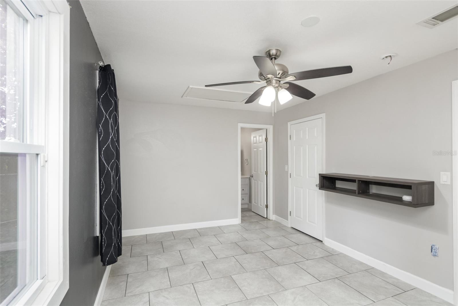 WHISPERING HILLS - Residential