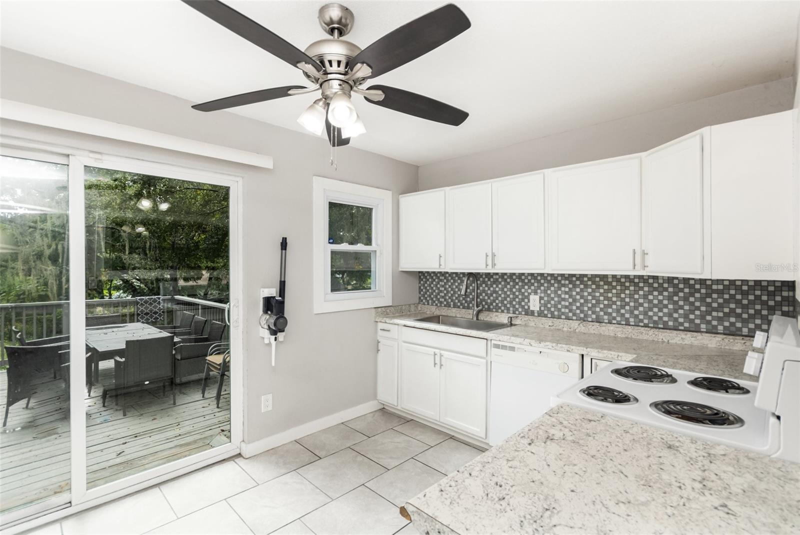 WHISPERING HILLS - Residential