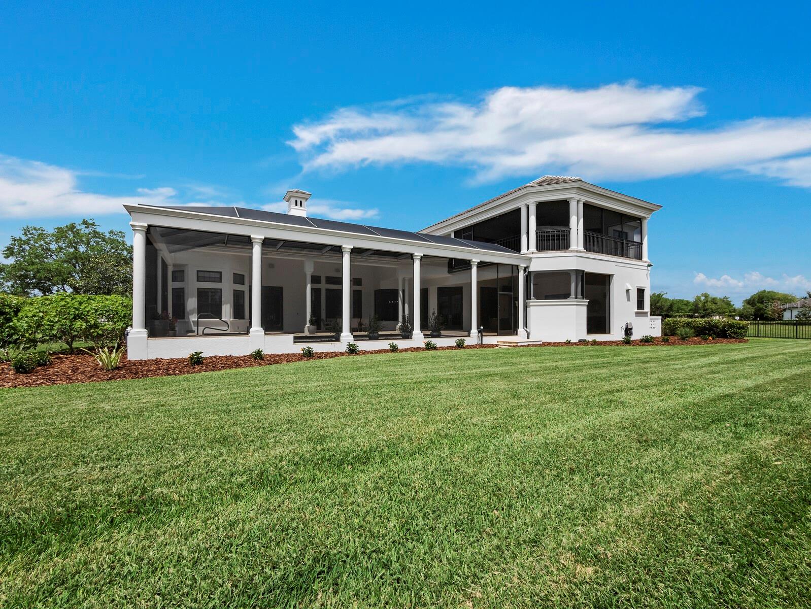 FOUNDERS CLUB - Residential