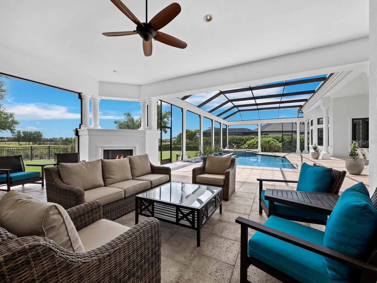 FOUNDERS CLUB - Residential