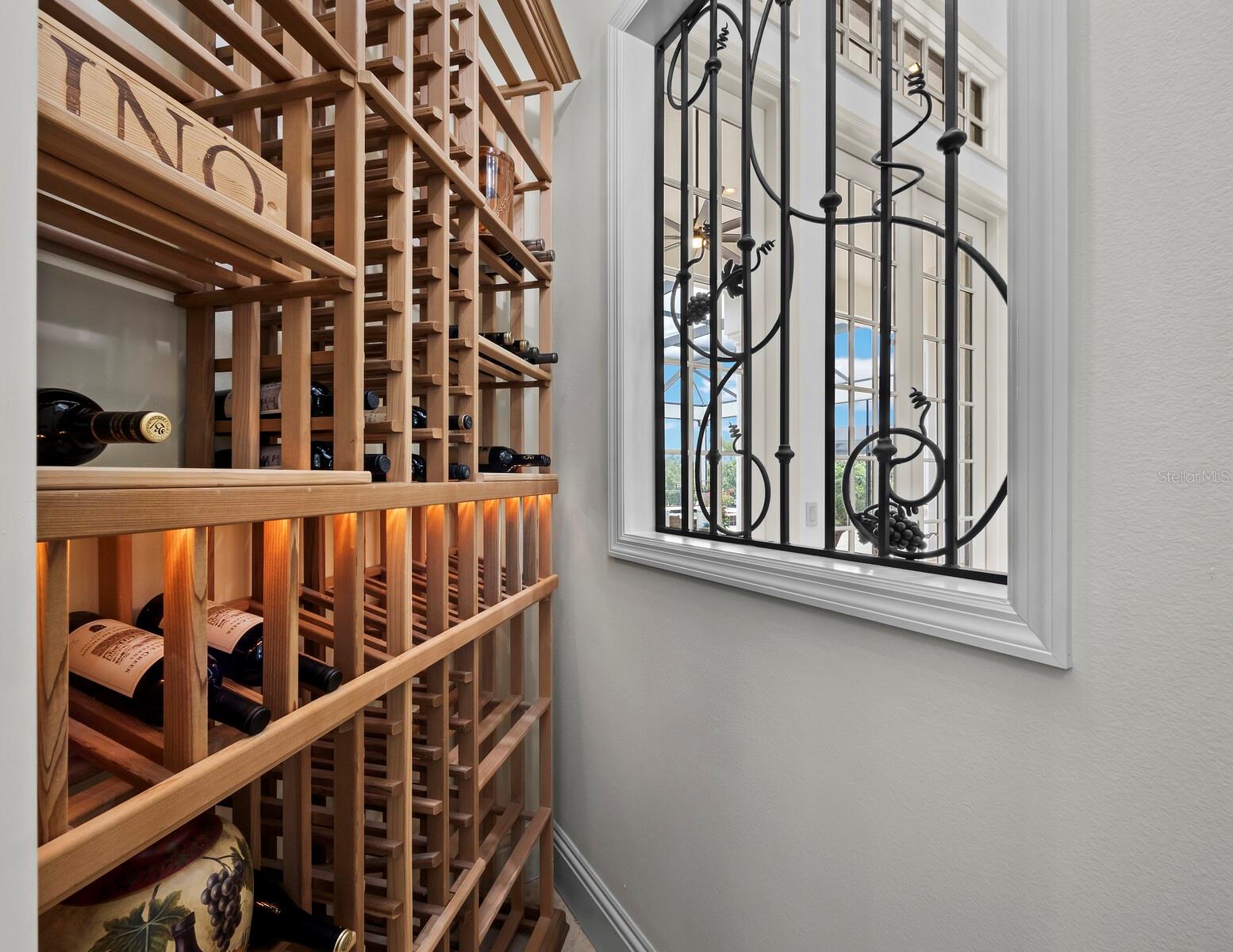 FOUNDERS CLUB - Residential