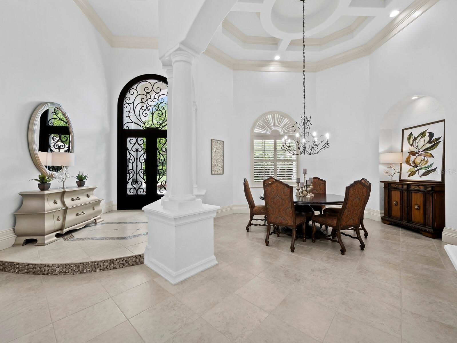 FOUNDERS CLUB - Residential