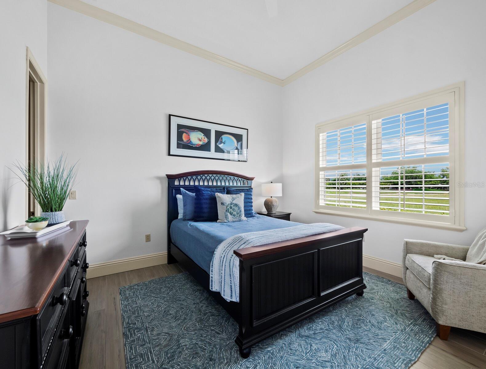 FOUNDERS CLUB - Residential