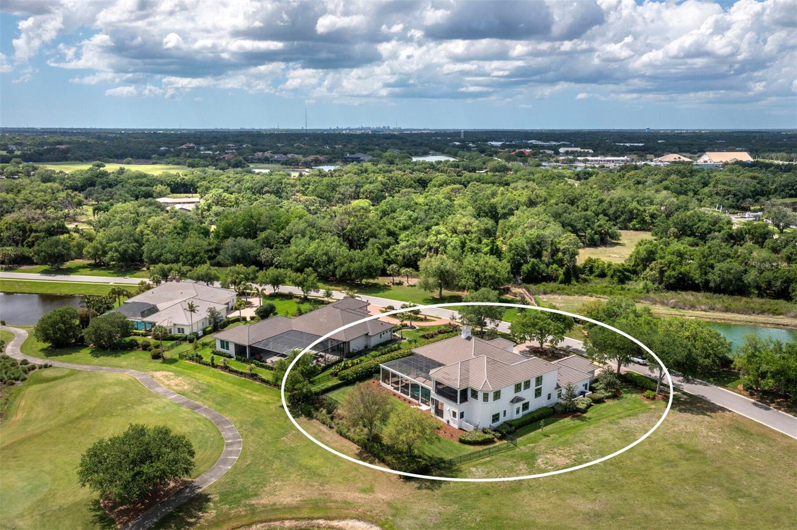 FOUNDERS CLUB - Residential