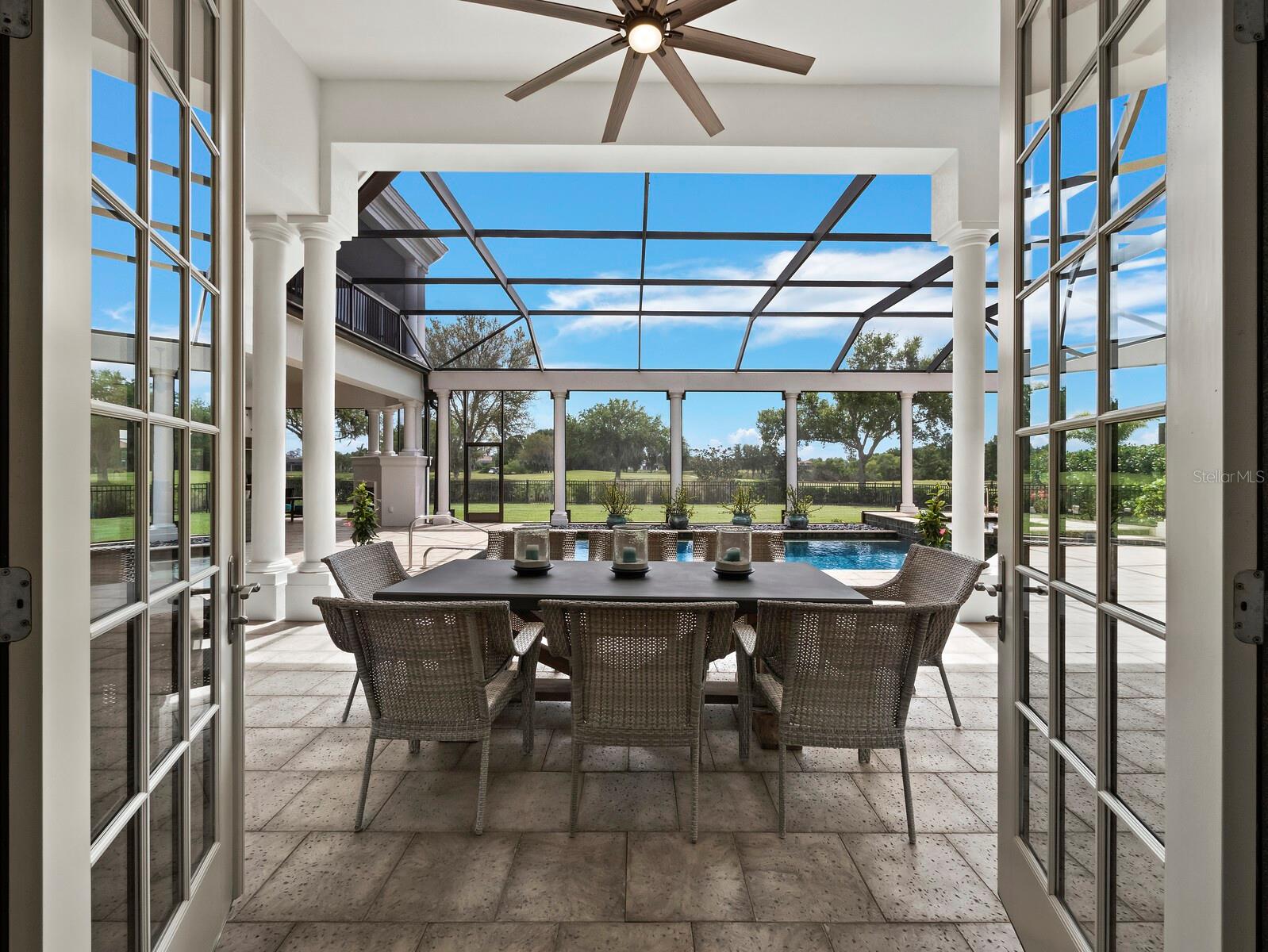 FOUNDERS CLUB - Residential