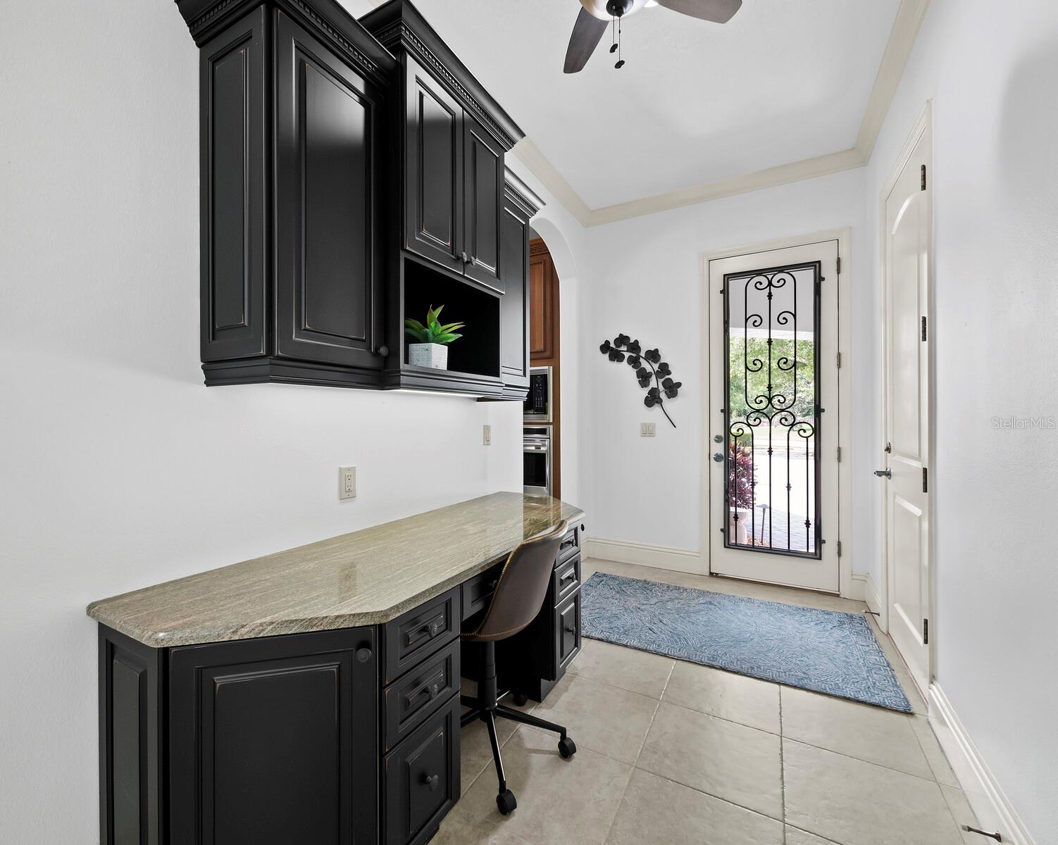 FOUNDERS CLUB - Residential