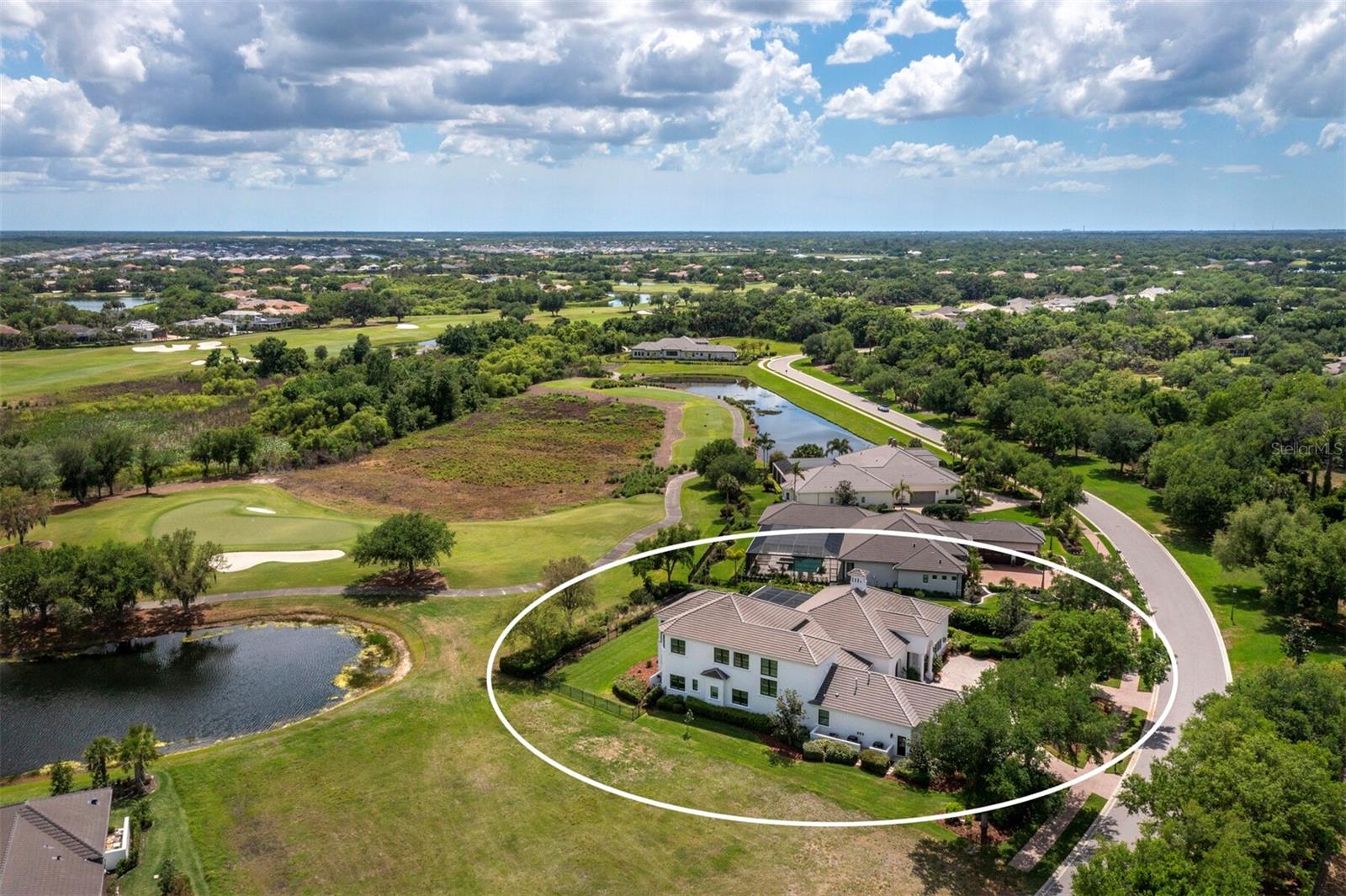 FOUNDERS CLUB - Residential