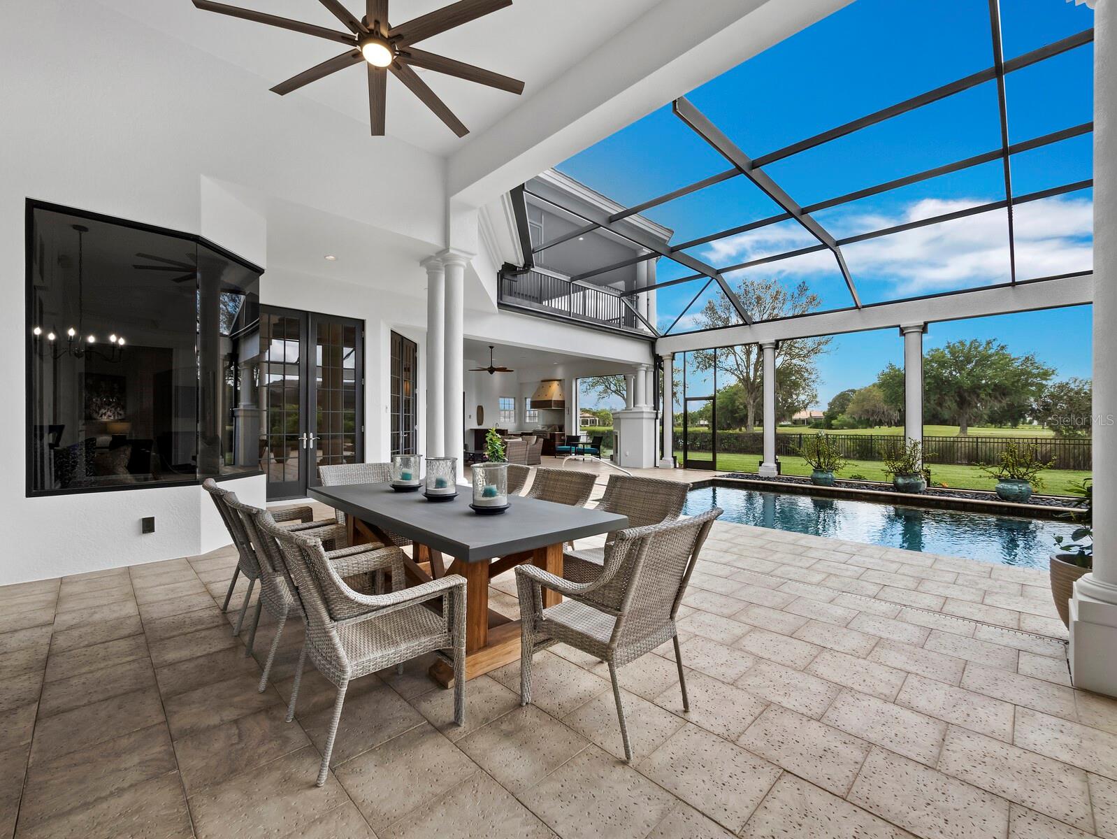 FOUNDERS CLUB - Residential