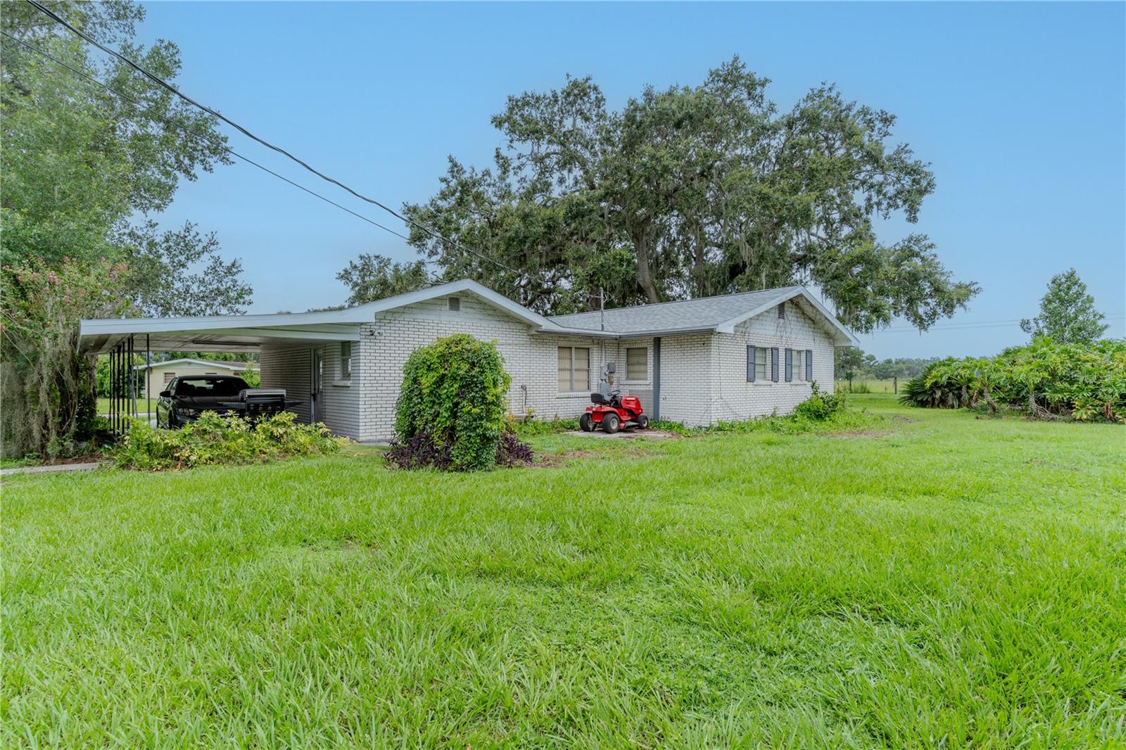 COUNTRY CLUB ESTATES - Residential