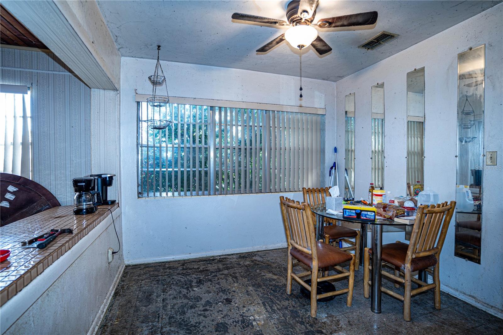 COUNTRY CLUB ESTATES - Residential