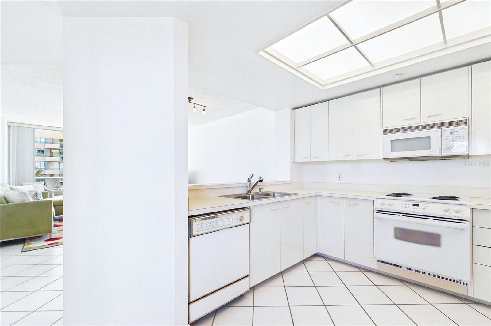 ULTIMAR ONE CONDO - Residential