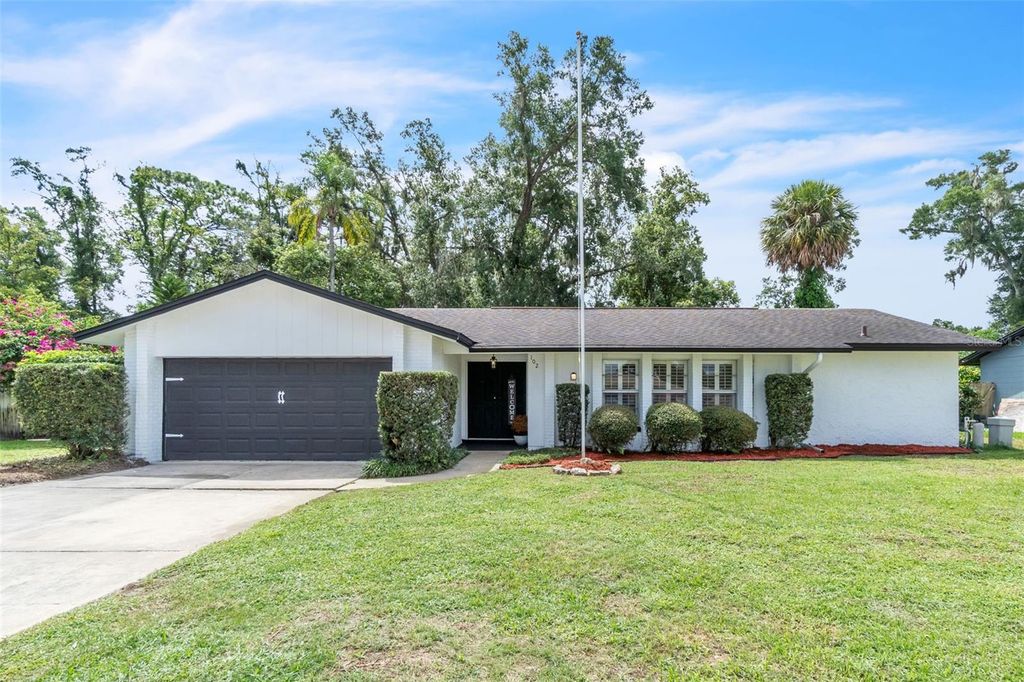Photo of 102 Old Hickory Court, Longwood, FL 32750 (MLS # O6365933)