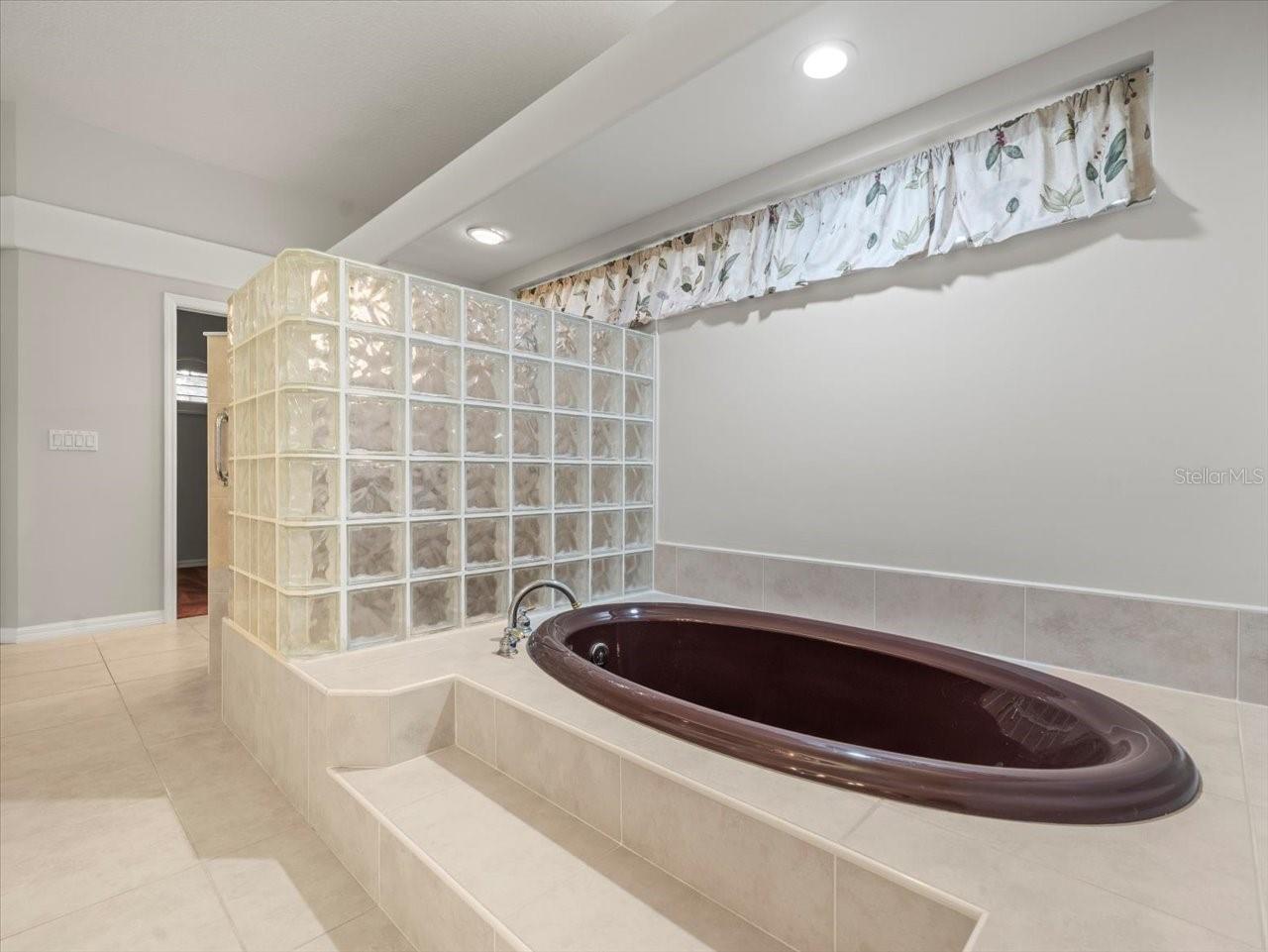 BAYOU CLUB ESTATES TR 4 - Residential