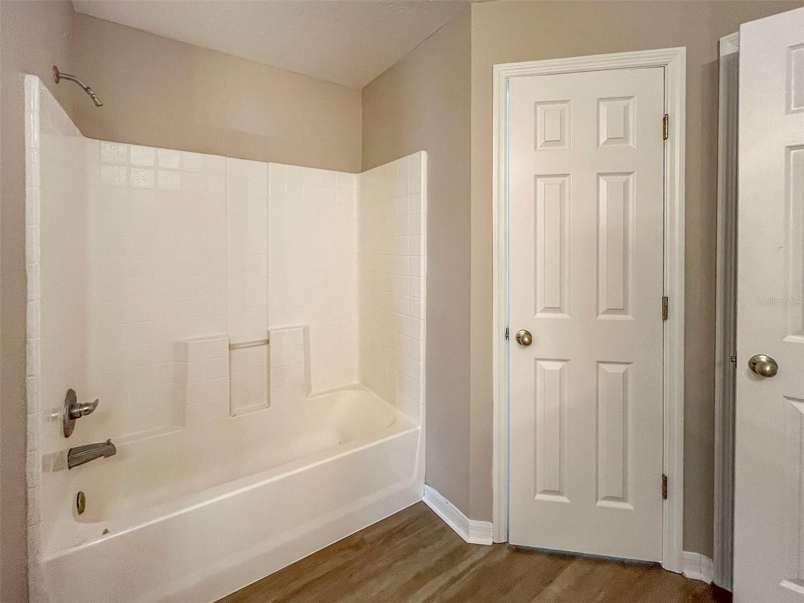 PORT CHARLOTTE SUB 32 - Residential Lease