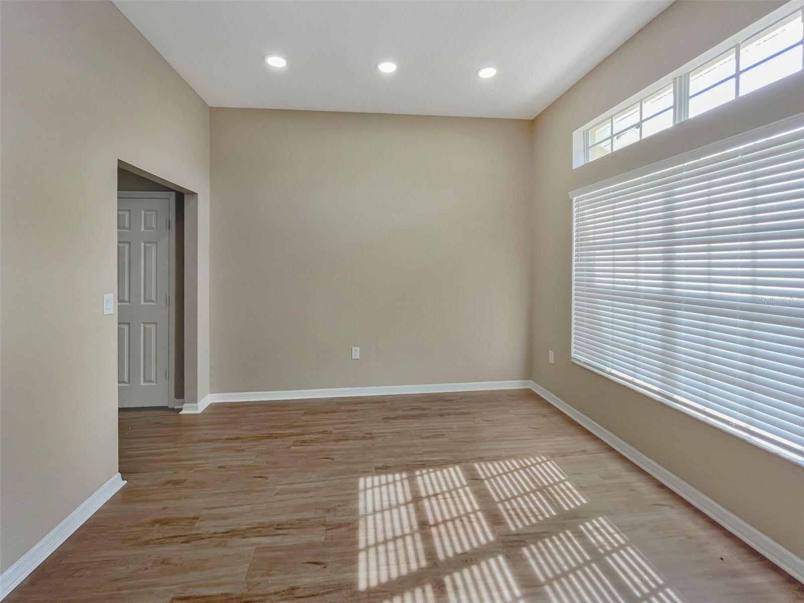 PORT CHARLOTTE SUB 32 - Residential Lease