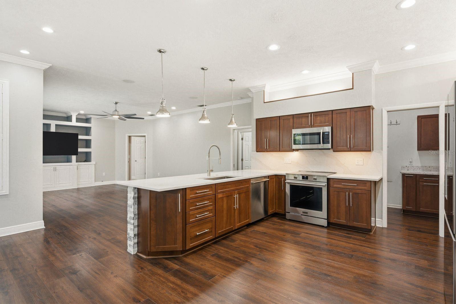 PIPERS MEADOW - Residential