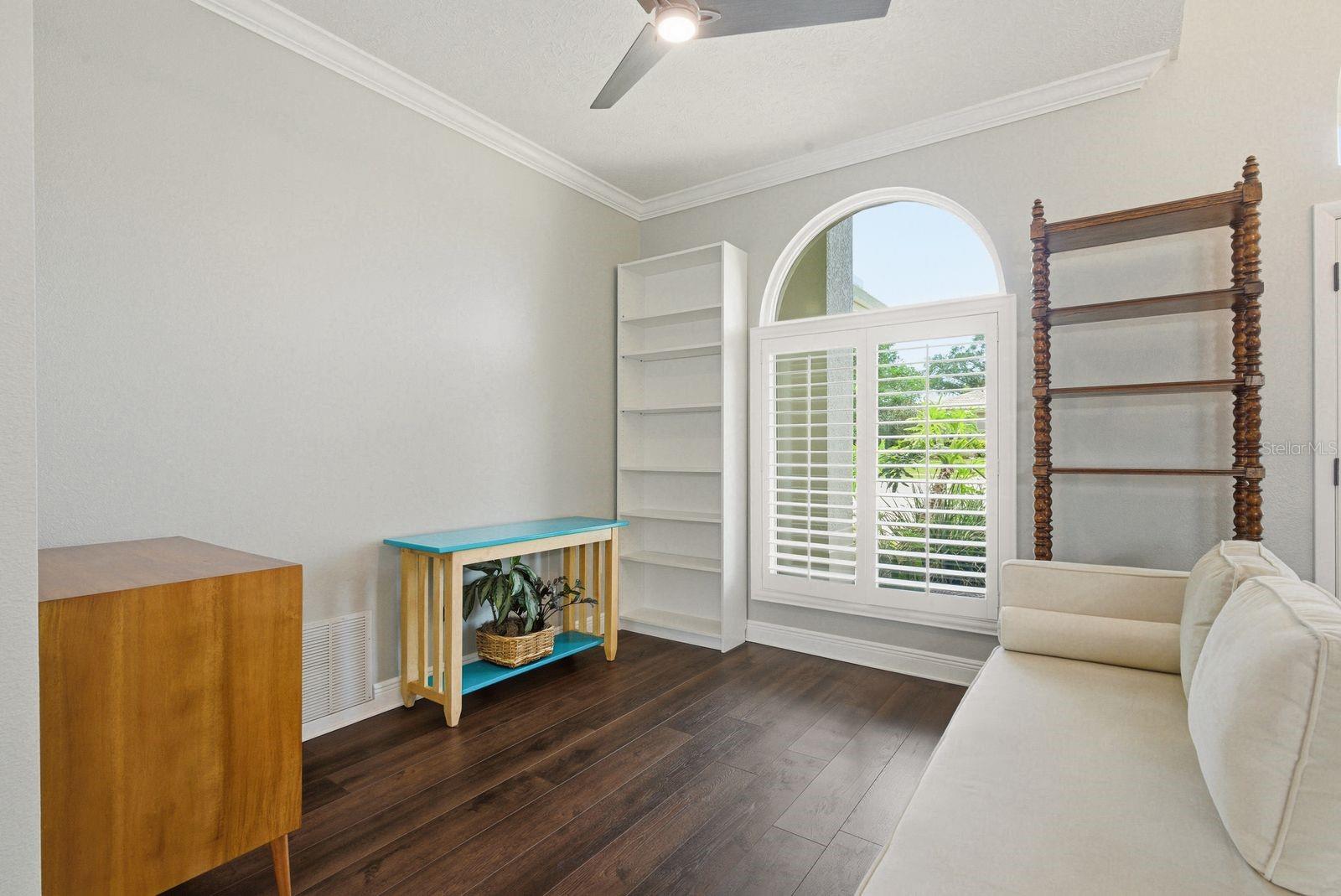 PIPERS MEADOW - Residential