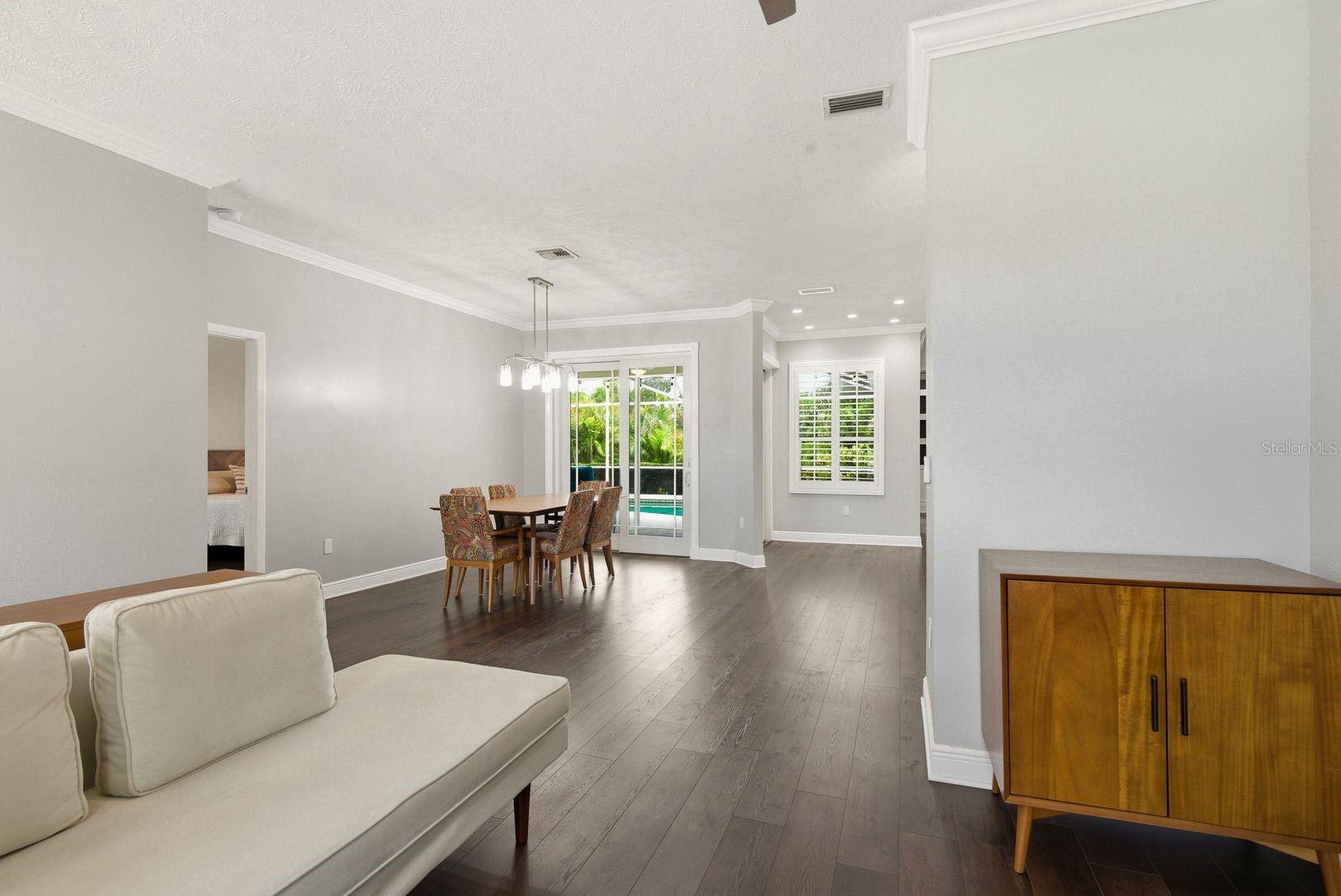 PIPERS MEADOW - Residential