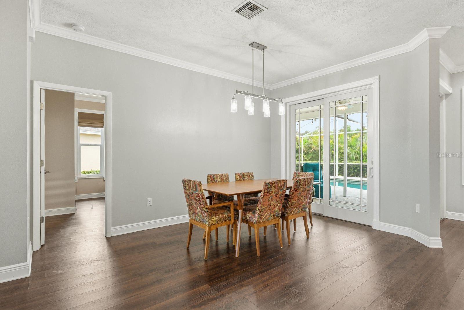 PIPERS MEADOW - Residential
