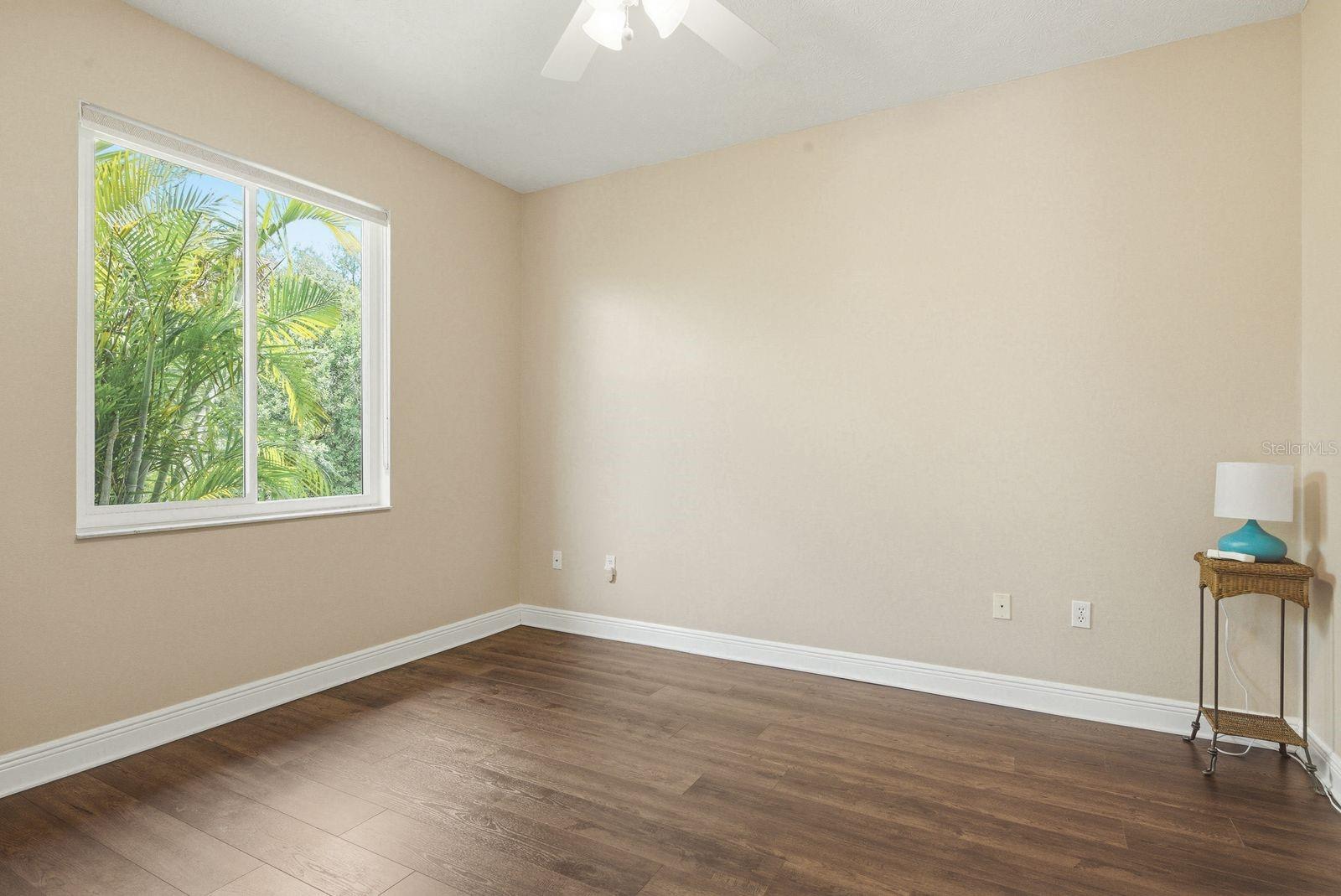 PIPERS MEADOW - Residential