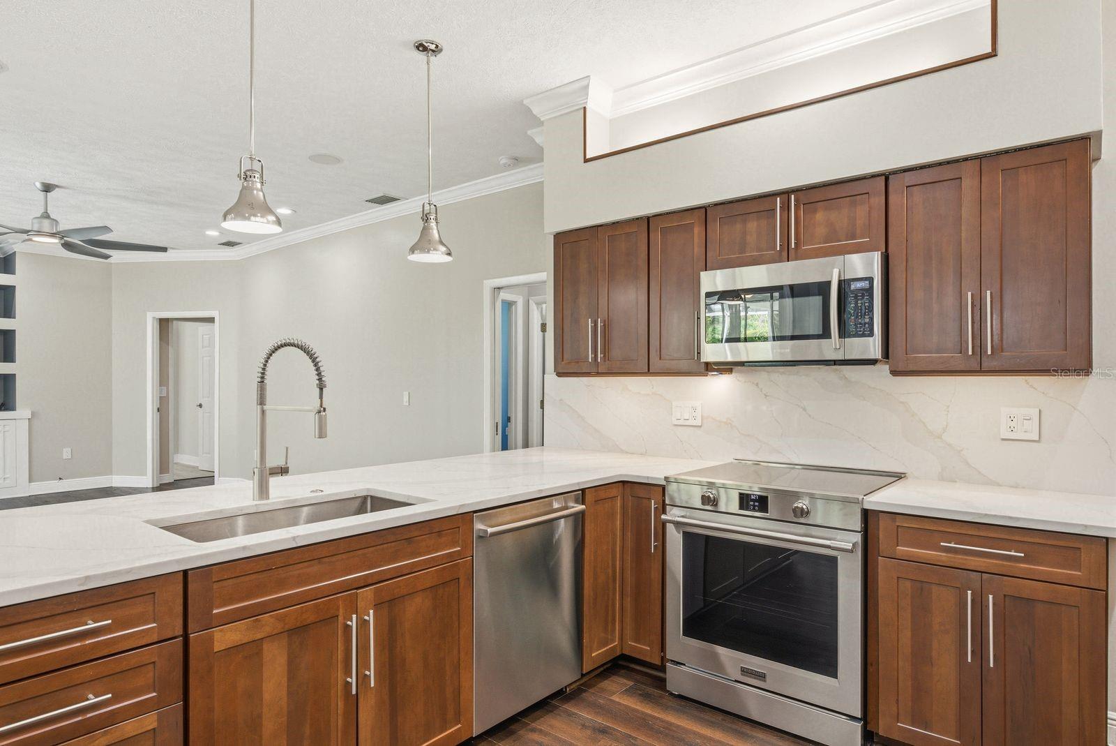 PIPERS MEADOW - Residential