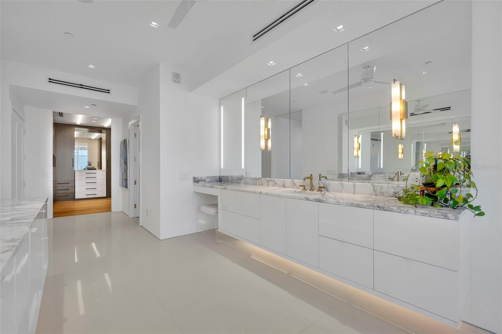 SANCTUARY DOWNTOWN - Residential