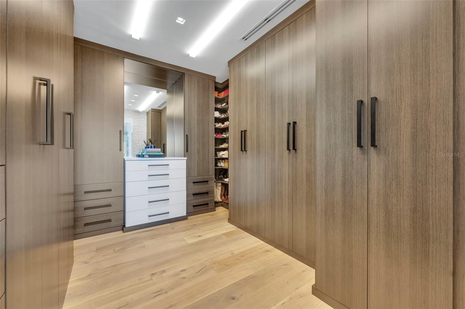 SANCTUARY DOWNTOWN - Residential