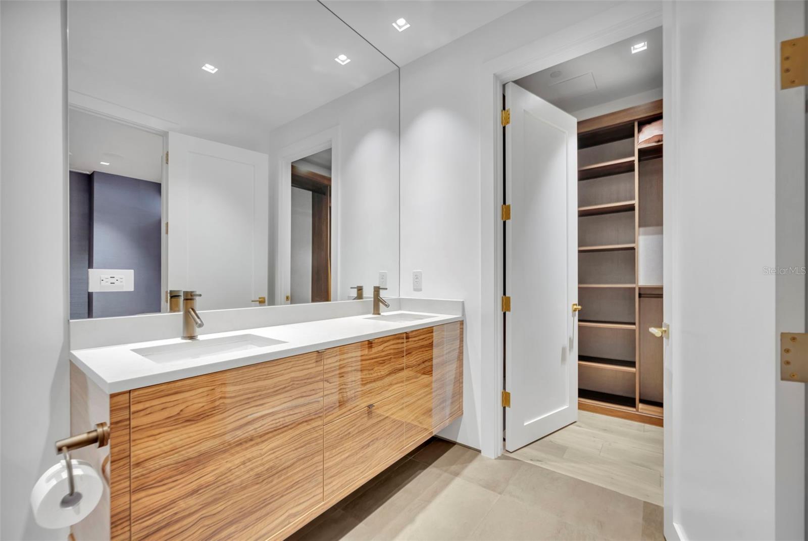 SANCTUARY DOWNTOWN - Residential