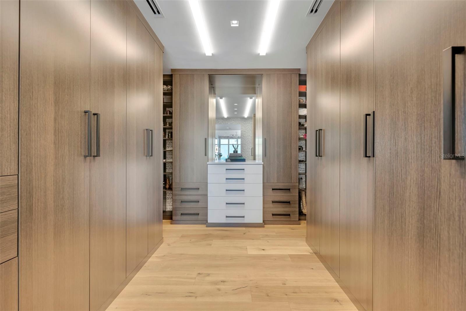 SANCTUARY DOWNTOWN - Residential